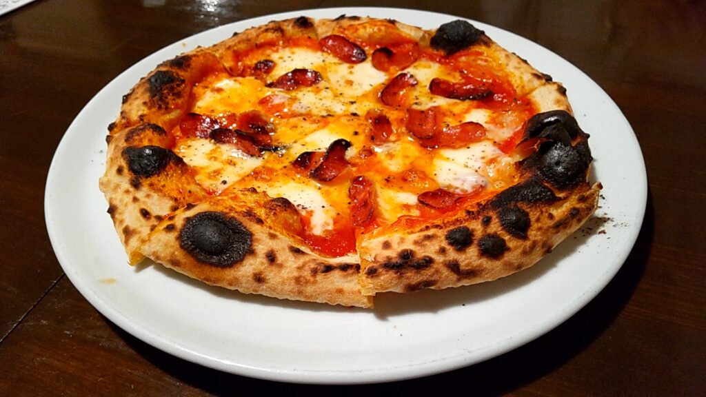 ハラミのピザ！八幡浜市保内町にある「GLUTTON(グラットン)」の絶品ピザを食べてきた！