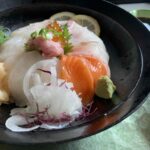 八幡浜みなっとにある「どーや食堂」で一番人気の「海鮮丼(並)」を食べてみたよ!