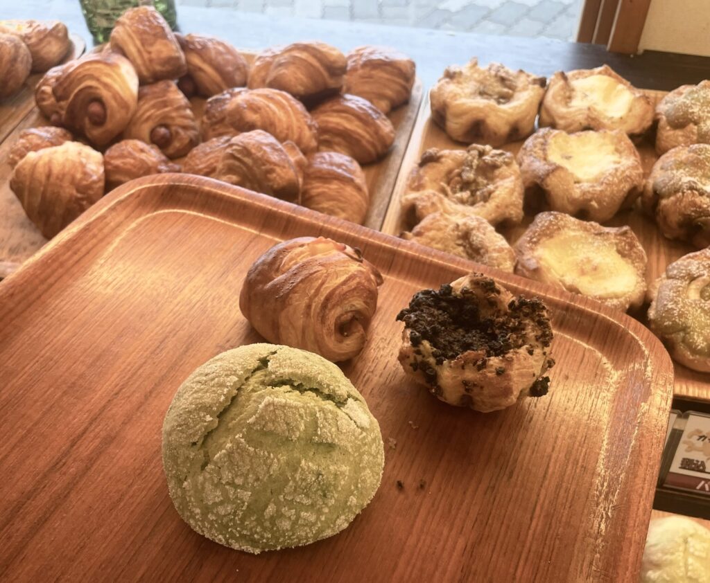 お手頃価格で嬉しい！ＪＲ伊予大洲駅前にあるパン屋さん「パン工場Ｋｉｓａ」に行ってきた！