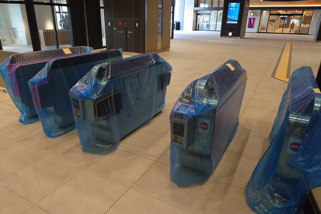 これが新たなJR松山駅! 後半は駅舎の中やだんだん通りを紹介!【後半】